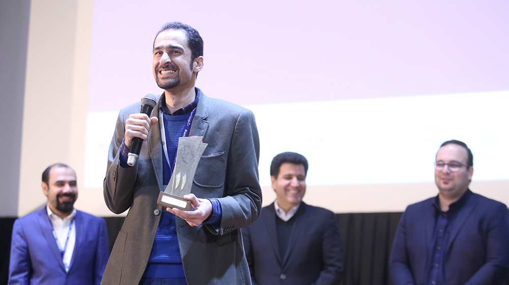 راه پرداخت جایزه بهترین کتاب حوزه کارآفرینی را در جشنواره وب و موبایل ایران دریافت کرد